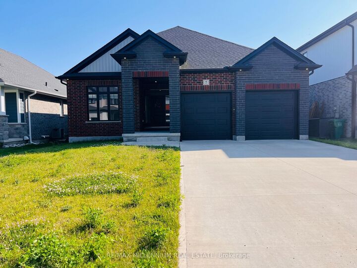 Property Photo: 7 Rea Court ON N6L 1M1