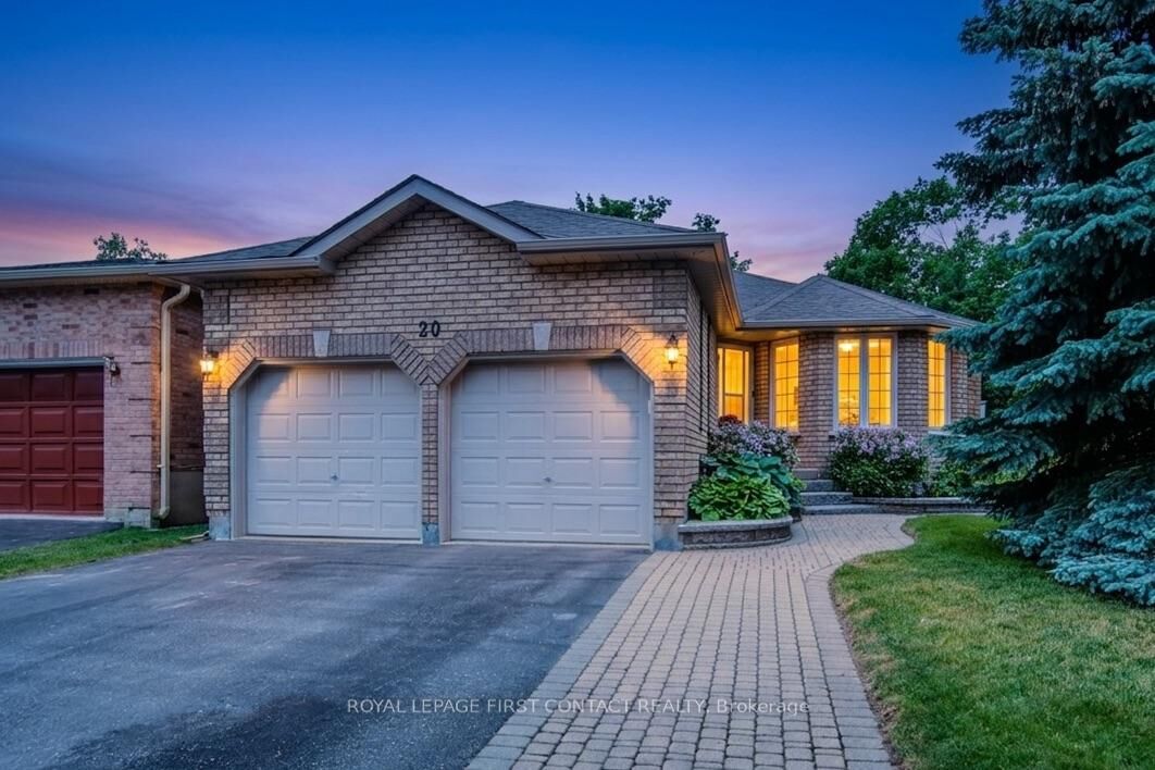 Property Photo:  20 McVeigh Drive  ON L4N 7E2 