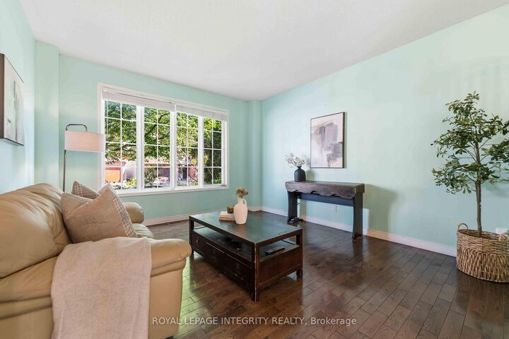 Property Photo:  10 Westwinds Place  ON K2G 6L1 