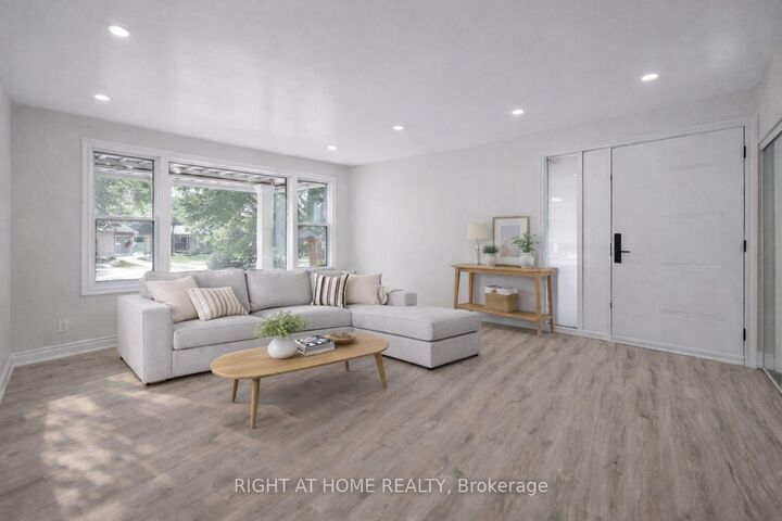 Property Photo: 225 Essex Avenue ON L4C 2C1