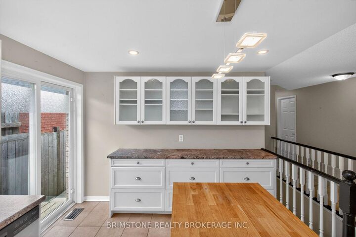 Property Photo:  9 Holly Meadow Road  ON L4N 8S1 
