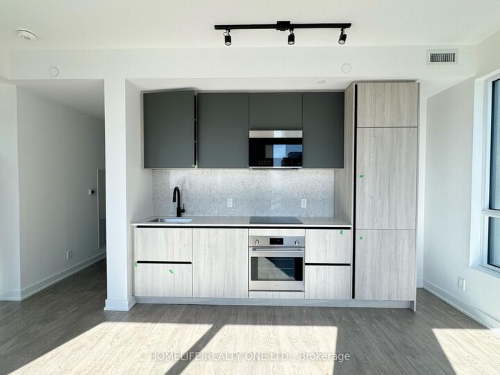 Property Photo:  108 Peter Street 4106  ON M5V 2G7 