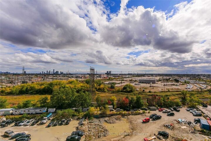 Property Photo: 20 Thomas Riley Road W 809 ON M9B 0C3
