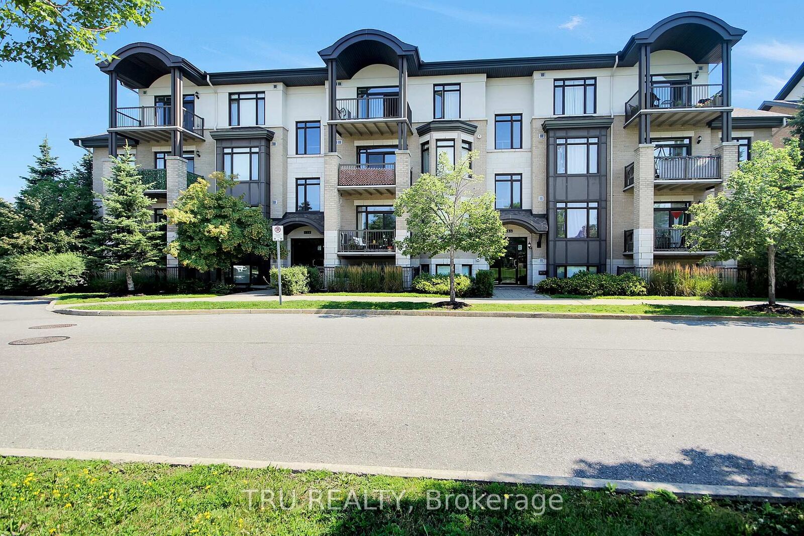 Photo de la propriété:  655 Beauparc Private 404  ON K1J 0B6 