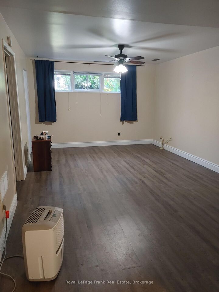 Property Photo:  832 Ferndale Street  ON L1J 5L7 