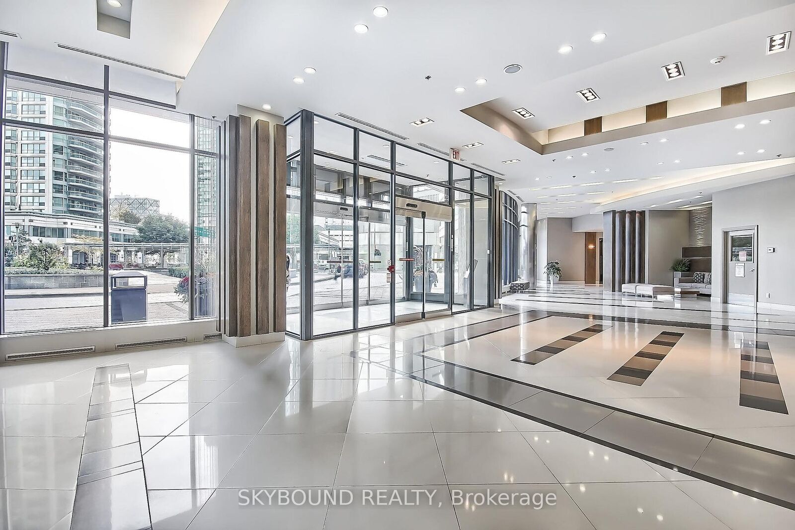Property Photo:  33 Bay Street 712  ON M5J 2Z3 