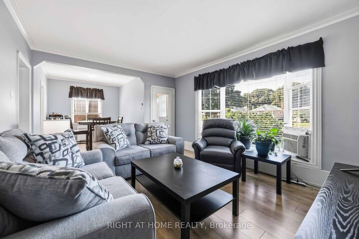 Property Photo:  1351 Warden Avenue  ON M1R 2R9 