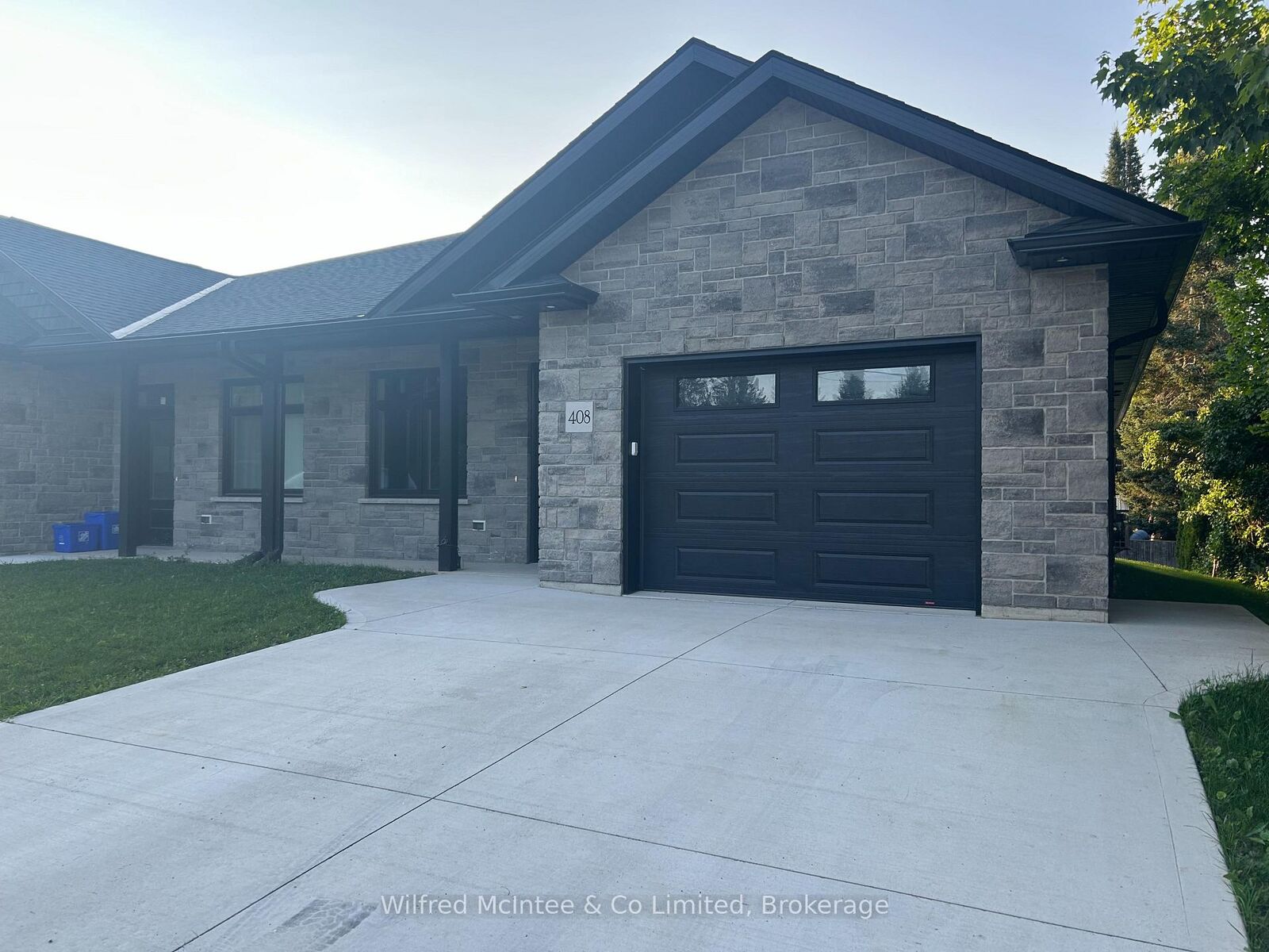 Property Photo:  408 Alma Street  ON N0G 2N0 