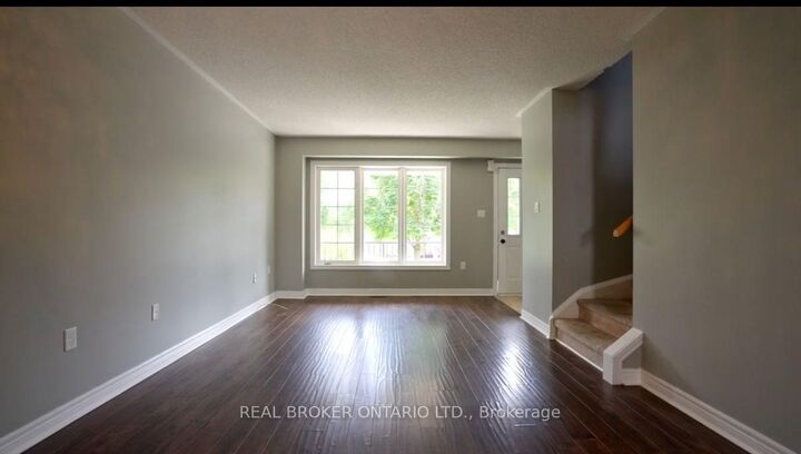 Property Photo: 176 Thrushwood Drive ON L4N 0Z1