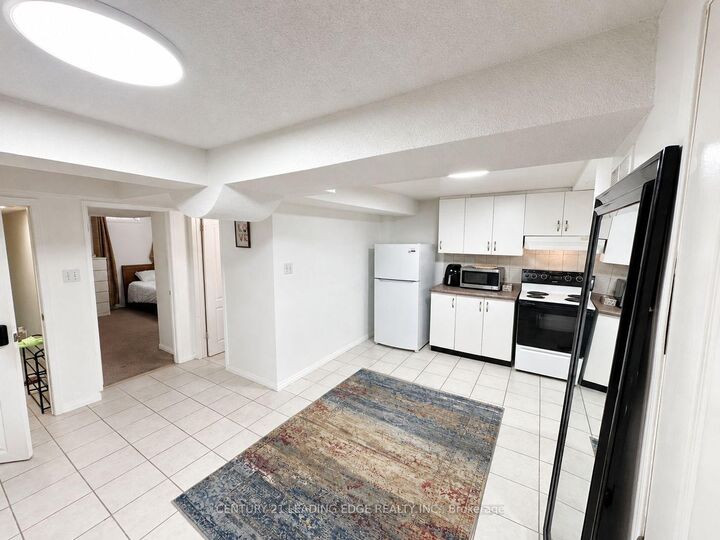 Property Photo:  48 Foxfield Crescent Bsmt  ON L4K 5G1 