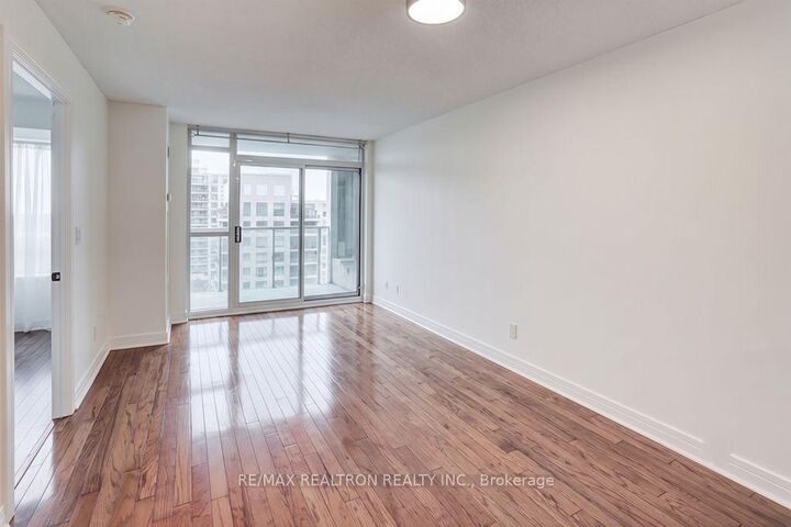 Property Photo:  16 Harrison Garden Boulevard 2407  ON M2N 7J7 