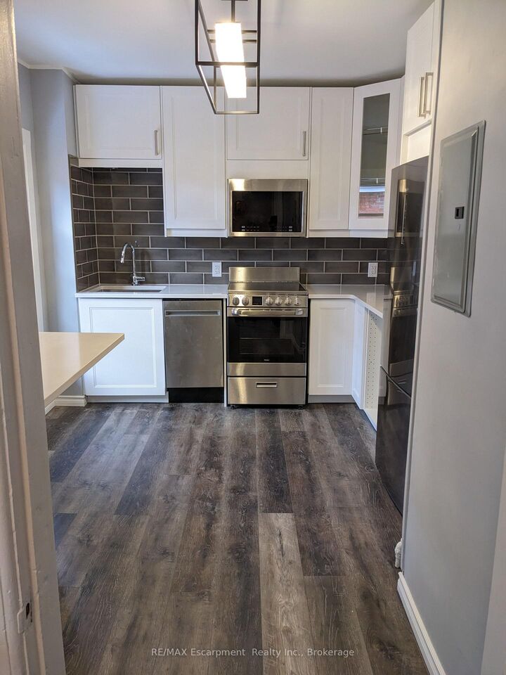 Property Photo: 158 James Street 2 ON L2R 5C5