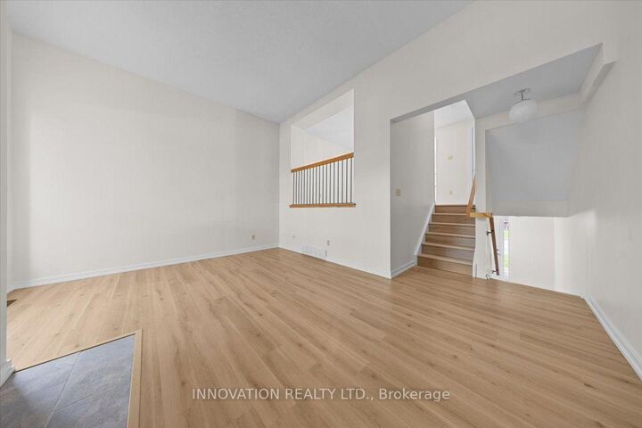 Property Photo: 76 Esterlawn Private 2 ON K2A 4B9