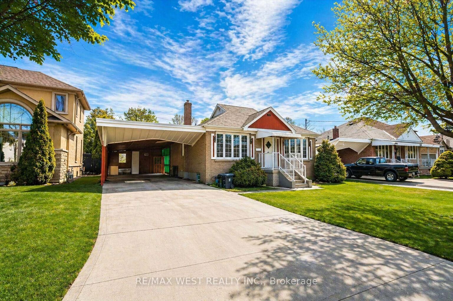 Property Photo:  7 Highland Hill  ON M9A 2P7 