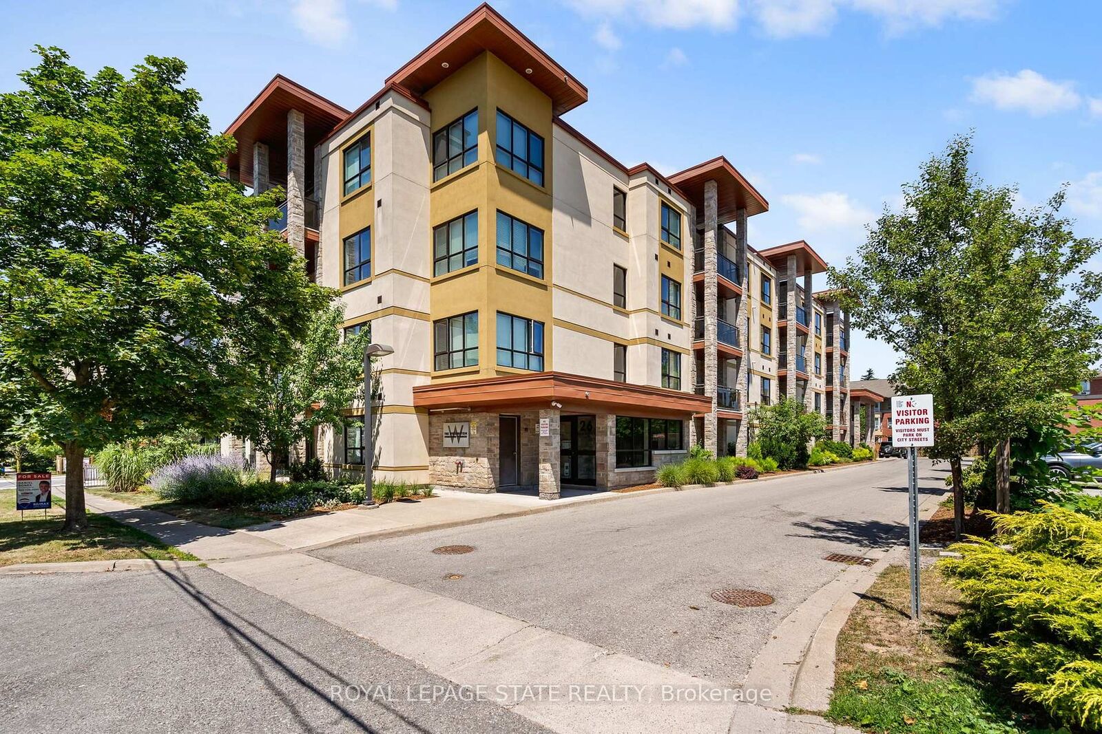 Property Photo: 26 Wellington Street 402 ON L2R 6Y8