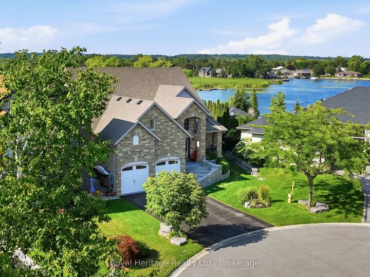 32 Edgewater Drive — photo 1