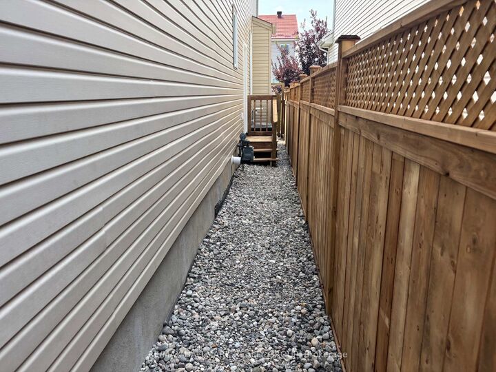 Property Photo:  1926 Celeste Way  ON K4A 4C9 