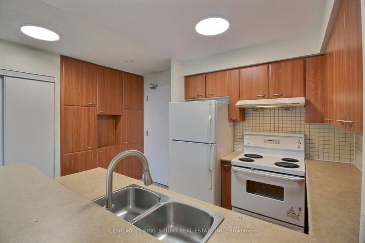 Property Photo: 36 Lee Centre Drive 2009 ON M1H 3K2