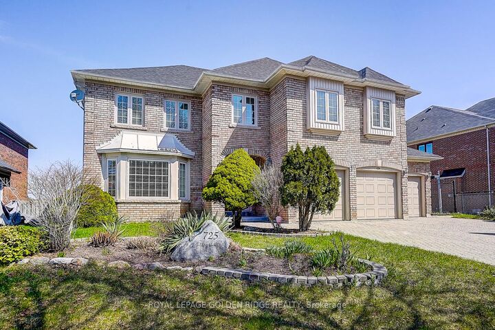 Property Photo: 725 Exceller Circle ON L3X 1P4