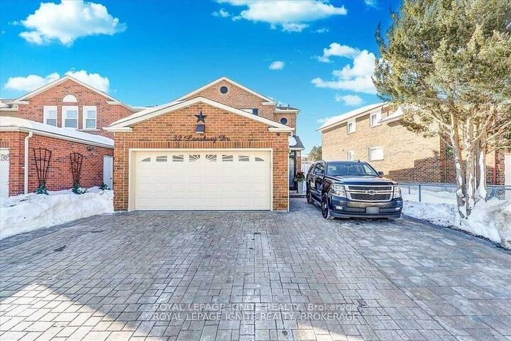 Property Photo:  32 Lansbury Drive Bsmt  ON M1V 3H6 