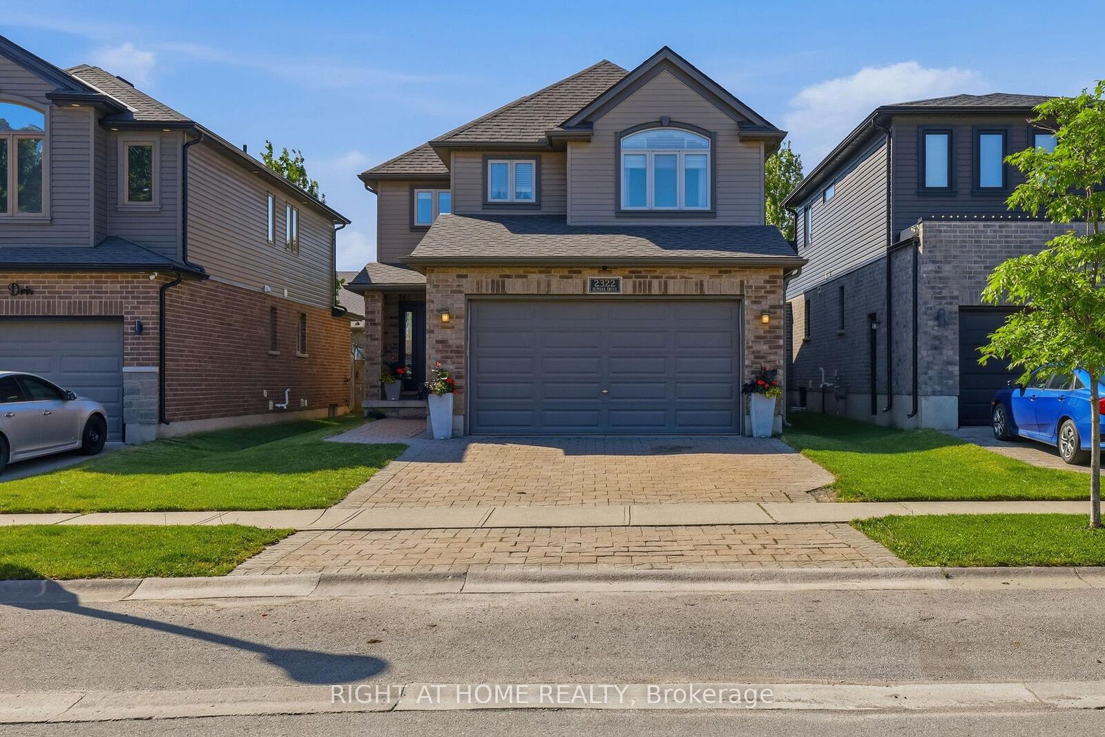 Property Photo:  2322 Buroak Drive  ON N6G 0L1 