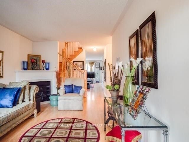 Property Photo:  36 Lacebark Court  ON L6R 3M8 