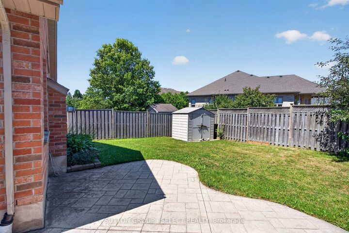 Property Photo: 1647 Bayswater Crescent ON N6G 5N7