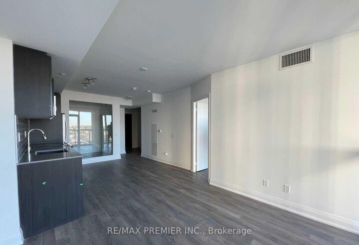 Property Photo:  1461 Lawrence Avenue W 1508  ON M6L 0A6 