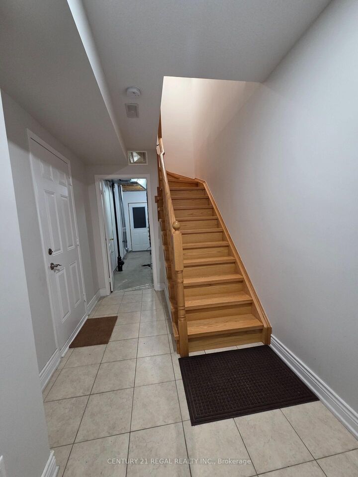 Property Photo:  17C Vasto Lane Road  ON M1M 1R2 