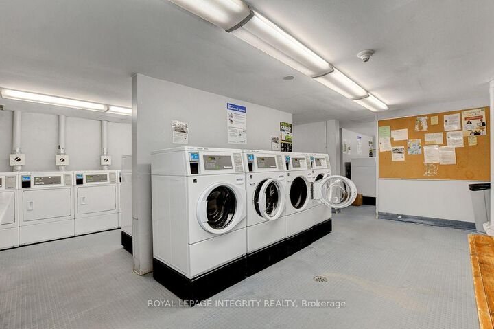 Property Photo:  2000 Jasmine Crescent 606  ON K1J 8K4 