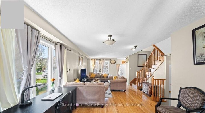 Property Photo:  17 Calderstone Road  ON L6P 2A4 
