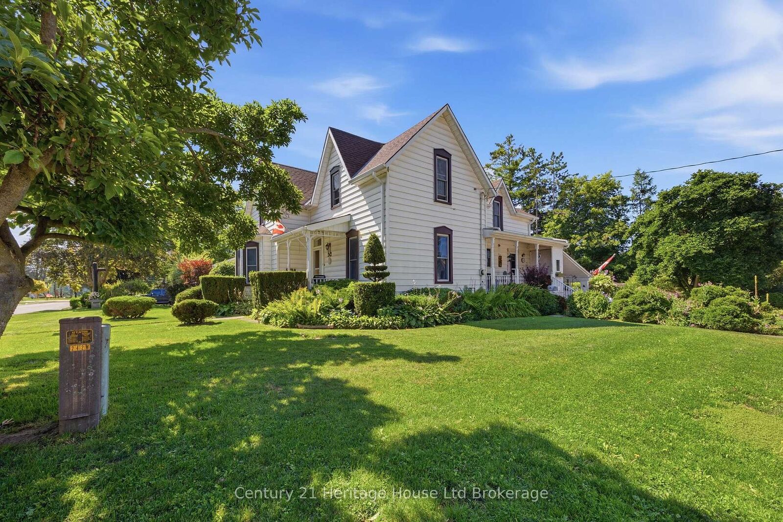 Property Photo: 242 Wonham Street S ON N5C 2Z6