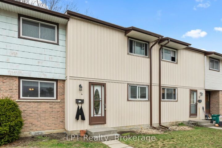 Property Photo:  4 Tiffany Place 4  ON K8V 6A3 