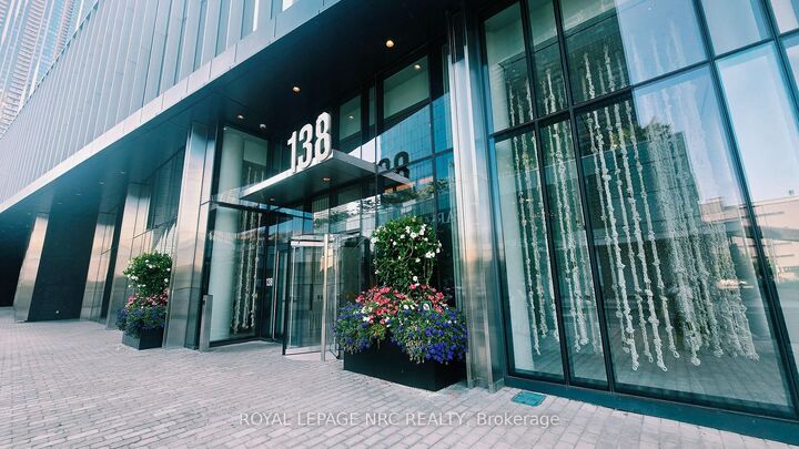 Property Photo: 138 Downes Street 6302 ON M5E 0E4
