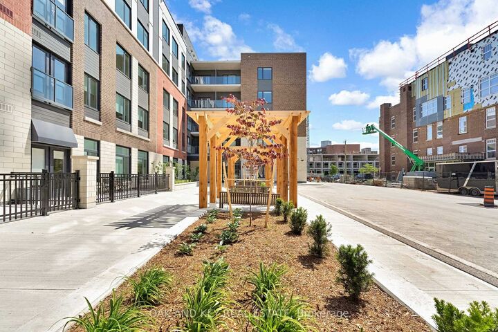 Property Photo:  385 Hill Street 401  ON N6B 1E3 