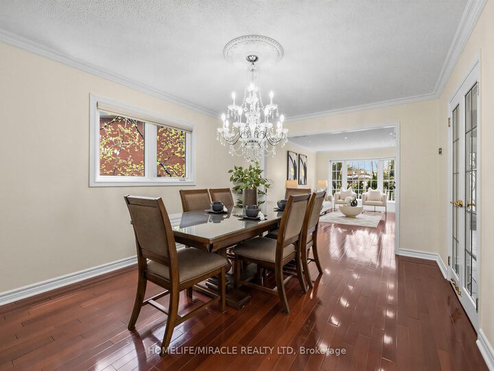 Property Photo: 2023 Jacamar Court ON L5L 3P7