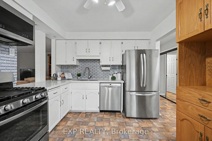 Property Photo:  38 Elora Drive 47  ON L9C 7L6 