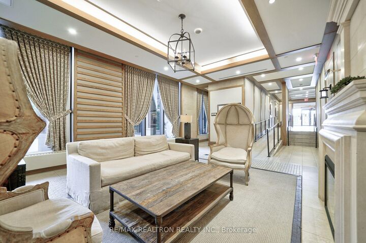 Property Photo:  830 Lawrence Avenue W 2910  ON M6A 0B6 