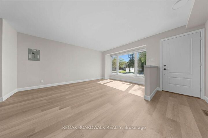 Property Photo: 999 Meadowlands Drive ON K2E 7Z8