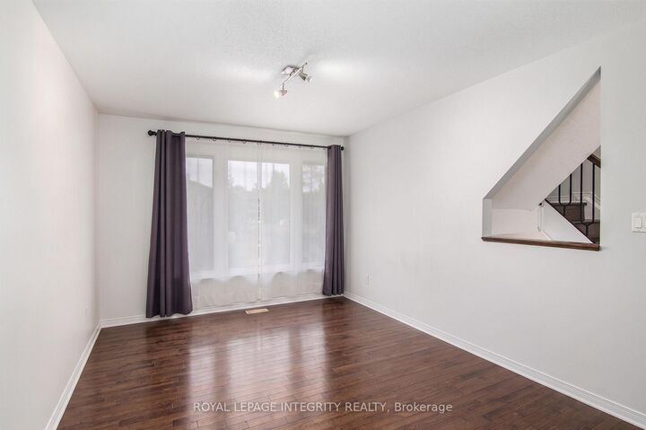 Property Photo:  118 Monterey Drive  ON K2H 7A8 