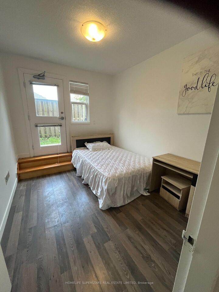 Property Photo:  62 Balsam Street N T101  ON N3L 3H2 