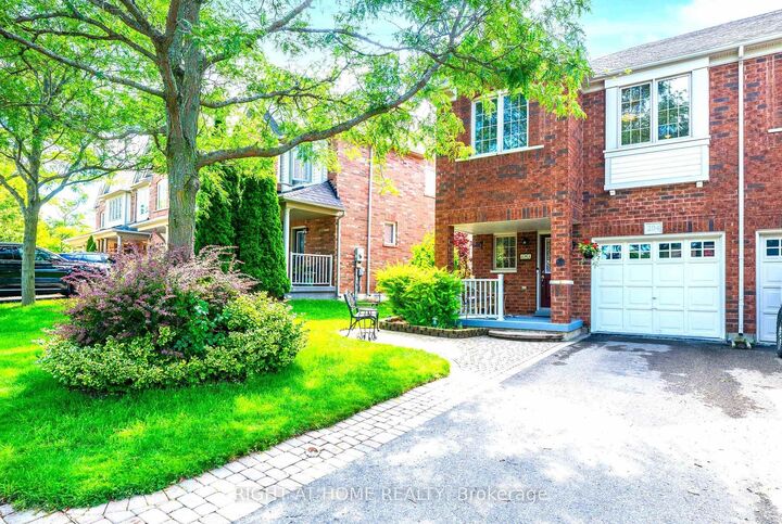 204 Burgess Crescent — photo 1