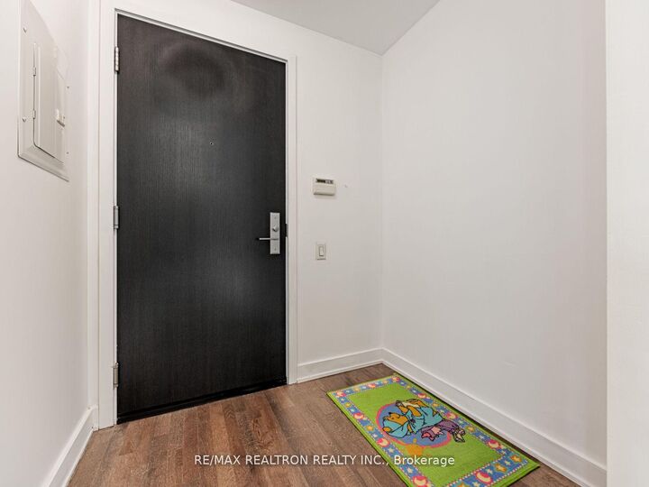 Property Photo: 1815 Yonge Street 1006 ON M4T 2A4