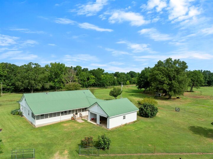 Property Photo: 622 N 4700 OK 74745