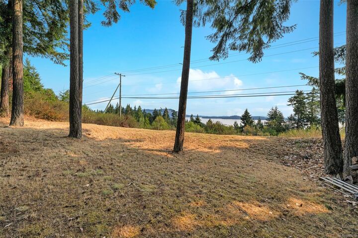 Property Photo: 2437 Benko Rd BC V0R 2P4