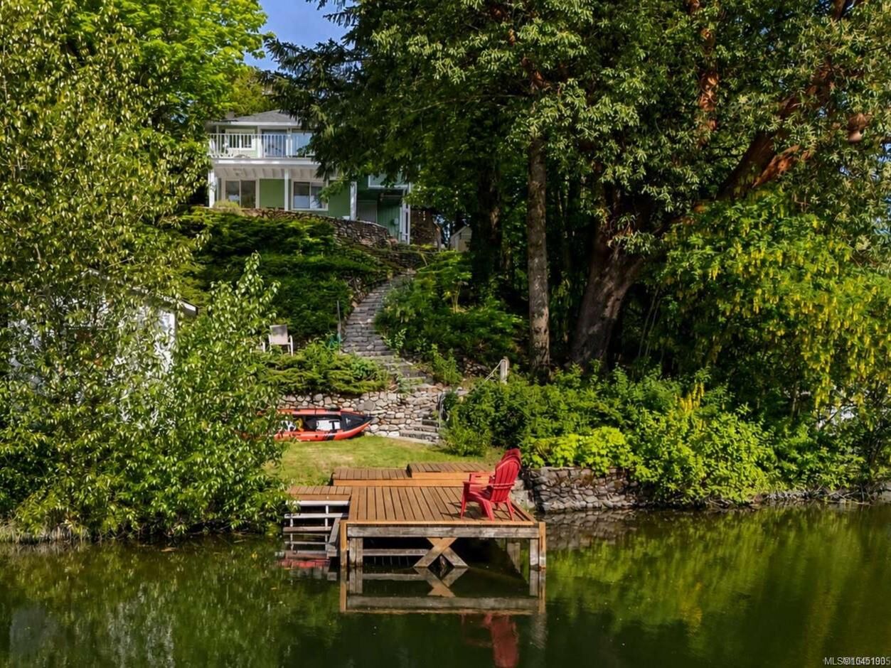 Property Photo: 1055 Trillium Rd BC V9B 4G3