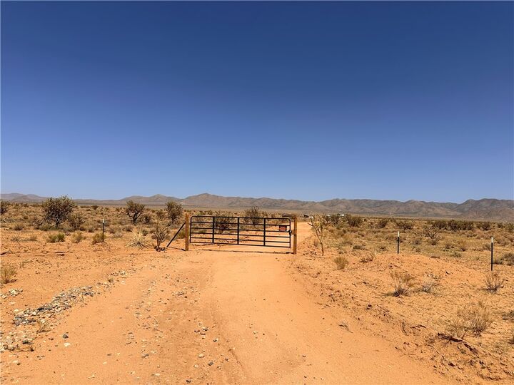 Property Photo:  0000 N Alamosa Rd  AZ 86401 