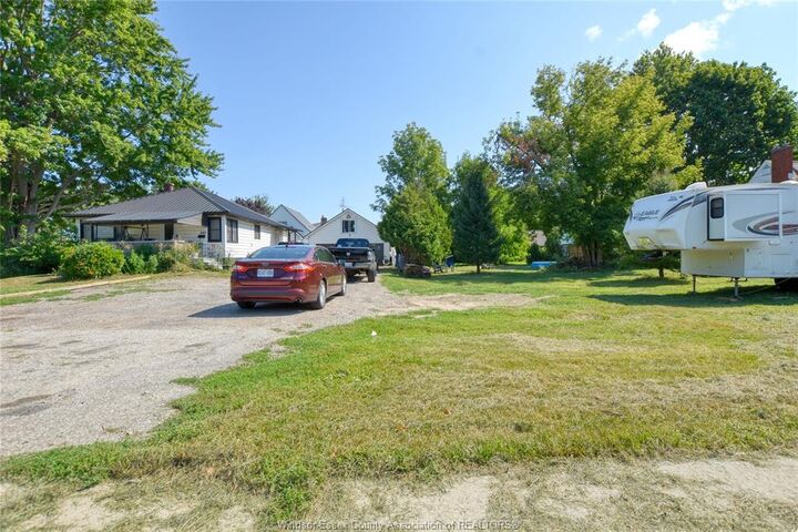Property Photo: 487 St Clair Street ON N7L 3K6