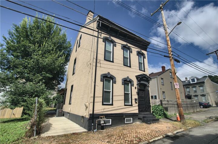 Property Photo: 1327 Reddour St PA 15212