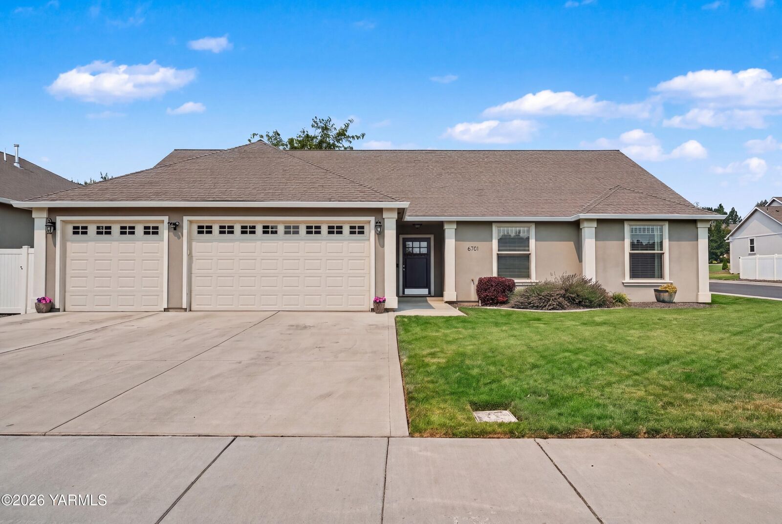 Property Photo:  6701 W Chestnut Ave  WA 98908 